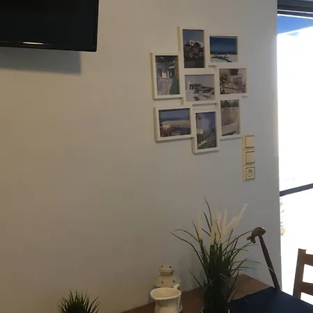 Kea View: Aegean Sea Panorama In Foira Apartment
