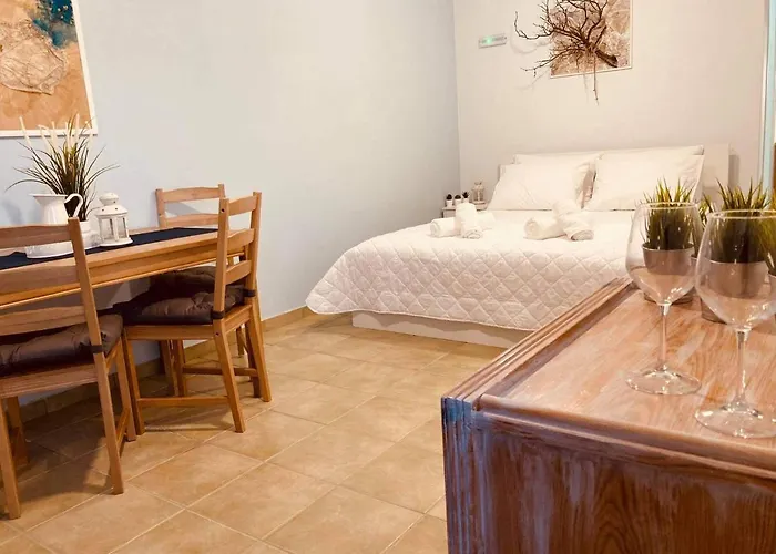 Апартаменты Kea View Romantic With Sea View *